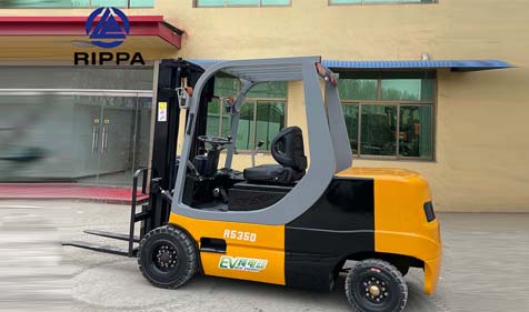 How to Maximize the Use of Rippa Electric Forklifts in Small Warehouses