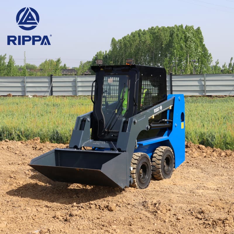 Extremely flexible, precise control – RIPPA RS07 crawler skid loader